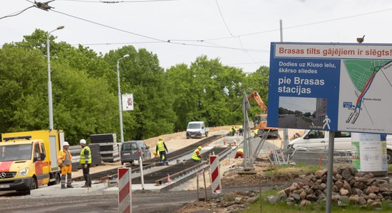 Foto: Kā veicas ar solījumiem pabeigt Brasas tiltu līdz Dziesmu svētkiem