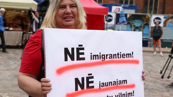 'Antiglobālisti' protestē pret bēgļu uzņemšanu Latvijā - 3