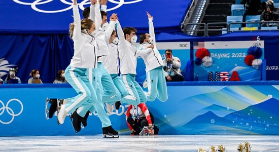 Российские фигуристы выиграли золото в командном турнире, Валиева и Кацалапов вошли в историю