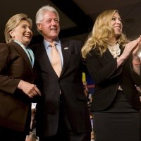 Дочь Хиллари и Билла Клинтон вышла замуж за банкира Марка Мезвински