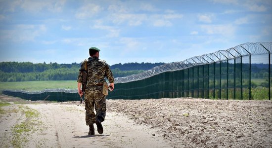 Sākusies jauna veida dzelzs priekškara būvniecība, vēsta 'Radio Brīvā Eiropa'