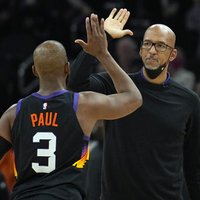 'Suns' pārņem NBA līderpozīciju; Bereta 'sirēnlauzis' atnes uzvaru 'Knicks'