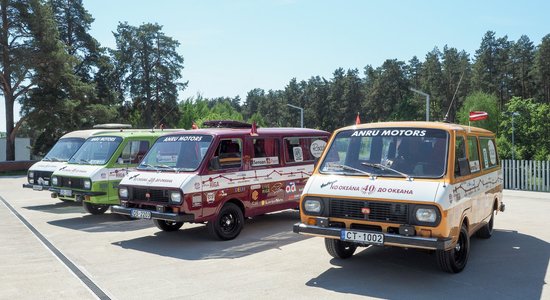 Foto: Rīgā svinīgi dots starts RAF mikroautobusu ekspedīcijai uz Vladivostoku