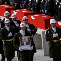 Turcijā saistībā ar teroraktu Ankarā aizturēti vēl trīs cilvēki; lieta gandrīz atrisināta