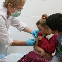 Павлютс склонен не поддерживать обязательную вакцинацию школьников