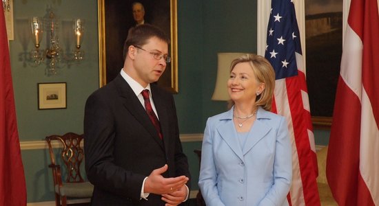 Dombrovskis slavē līdzšinējo Latvijas sadarbību ar Obamas administrāciju