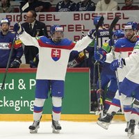 Slovākijas jaunās zvaigznes nodrošina sīvu uzvaru pār Itālijas hokejistiem