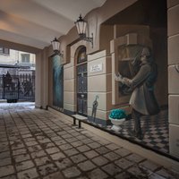 ФОТО: В Риге открылась арт-гостиница в честь Шерлока Холмса