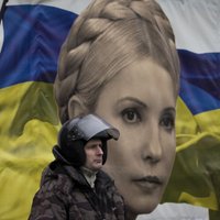 Janukovičs un partijas biedri cenšas pamest Ukrainu; demonstranti vēl neizklīst (teksta tiešraides arhīvs)
