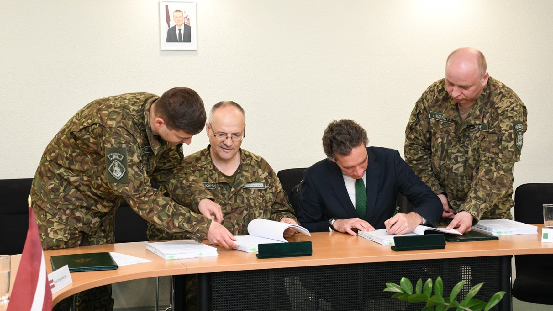 Noslēgts līgums par trīs helikopteru iegādi Valsts robežsardzes vajadzībām