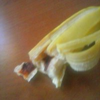 Arī Kombuļu Inese iekritusi uz 'asiņainajiem banāniem'
