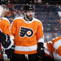 'Flyers' aizsargs Jandls uzstāda jaunu NHL 'dzelzs vīru' rekordu
