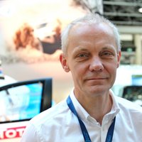 Izcilajam Latvijas autosporta inženierim Andrim Dambim piešķirts Triju Zvaigžņu ordenis
