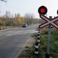 Divas dienas būs slēgta dzelzceļa pārbrauktuve uz Ventspils šosejas pie Kandavas stacijas