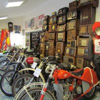 Aicina doties ekskursijā pa Ozolnieku novadu, apskatīt senus motociklus un baudīt ķiploku labumus