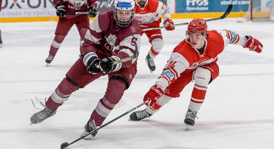 Latvijas U-18 hokejisti kapitulē Norvēģijas U-20 izlases priekšā