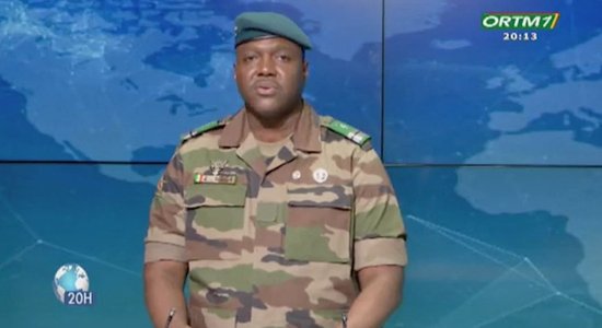 Mali hunta apturējusi politisko partiju darbību; medijiem aizliegts atspoguļot politiskās aktivitātes