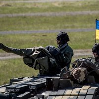 Krievija 'aizrīsies ar savām asinīm', ja uzbruks Ukrainai, komentē amatpersona