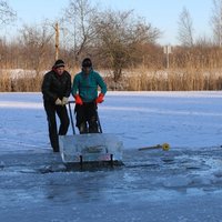 Foto: Jelgavā gatavojas 16. starptautiskajam ledus skulptūru festivālam