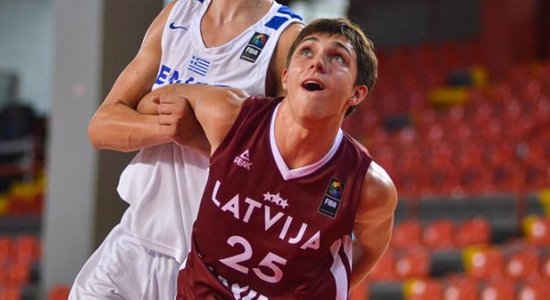 Latvijas U-16 basketbolisti Eiropas čempionāta otrajā mačā zaudē grieķiem