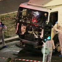 Теракт в Ницце — грузовик врезался в толпу людей. Только факты
