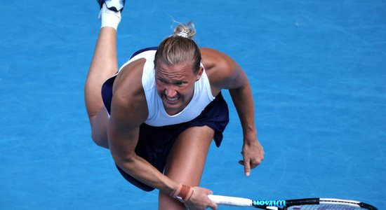 Kanepi trīs stundu maratonmačā neizdodas sasniegt 'Australian Open' pusfinālu