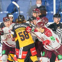 Latvijas hokejisti negūst vārtus spēlē pret Vāciju
