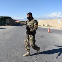 Pēc trīs dienu pamiera talibi atkal uzbrūk afgāņu spēkiem