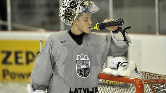 Hokeja vārtsargs Elvijs Merzļikins - 10