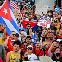 На Кубе вспыхнули антиправительственные протесты. Последний раз такое было 30 лет назад