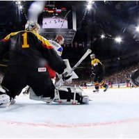 Krievijas hokejisti apbēdina pasaules čempionāta mājinieci Vāciju