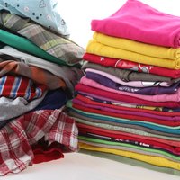 Vienkāršs triks, kā izgludināt apģērbu veļas žāvētājā