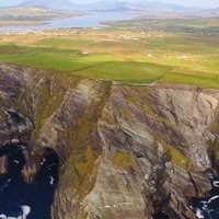 Прекрасные берега Ирландии с высоты полета беспилотника (ВИДЕО)