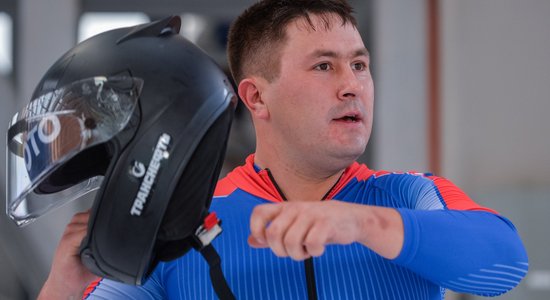 Starptautiskā Bobsleja un skeletona federācija piespriež pagaidu diskvalifikāciju Kasjanovam un viņa stūmējiem