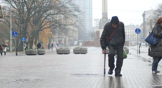 LM saņēmusi 697 LBAS anketas pret pensionēšanās vecuma paaugstināšanu no 2014.gada