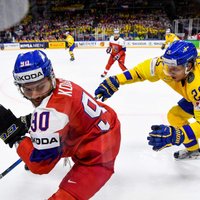 Zviedrija aizraujošā mača izskaņā nosargā pārsvaru un uzvar Čehiju