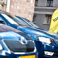 Foto: 'Taxify' Rīgā maina biznesa modeli; atrāda jauno autoparku