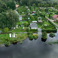 Foto: Pārplūst Svētes upe un applūst ciemati; ūdens līmenis turpina kāpt