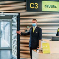 При регистрации на рейс и перед посадкой пассажиров будут обслуживать работники airBaltic