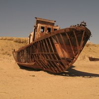 Foto: Izžūstošā Arāla jūra - spocīga kuģu kapsēta tuksnesī