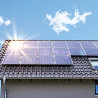 Планируется выделить по 6000 евро частным домам на установку солнечных панелей