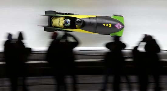 Jamaikas bobslejistes iegūst papildus atbalstu cīņai par startēšanu Phjončhanā