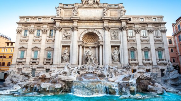 Trevi strūklaka, Roma