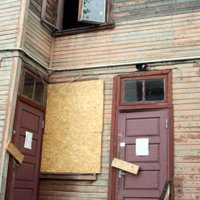 Pēc Buru ielas nama sabrukšanas policija sāk pārbaudīt 'Rīgas namu pārvaldnieka' iespējamo nolaidību
