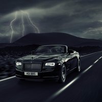 Vistumšākais melnais tonis auto industrijā – 'Rolls-Royce' kabriolets 'Black Badge' versijā