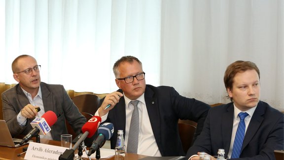 OIK atcelšana; Preses konference Ekonomikas ministrijā - 9