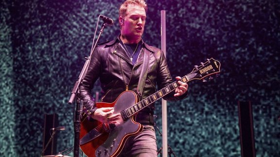 В Риге впервые выступит группа Queens of the Stone Age