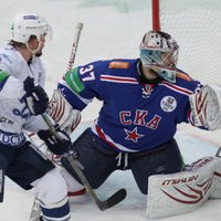 Pirmajā pāreju dienā KHL klubi aktīvi papildina sastāvus un pagarina hokejistu līgumus