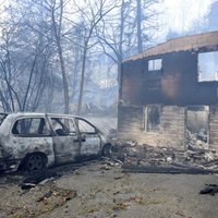 Video: 'Gadsimta ugunsgrēks' plosa Tenesī; tūkstošiem evakuēto un trīs bojāgājušie