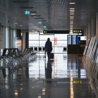 Полиция завела дело в связи с конфликтом между таксистами у терминала Рижского аэропорта